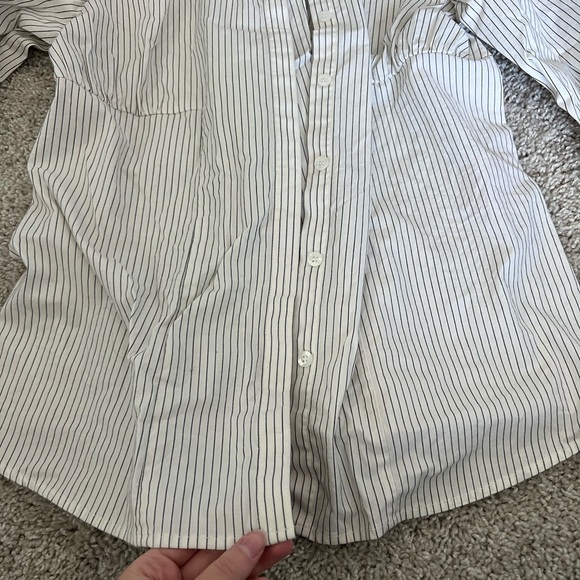 ◽️DUO MATERNITY: Women’s M, white & black striped button down blouse w/tie◽️ - Picture 7 of 9